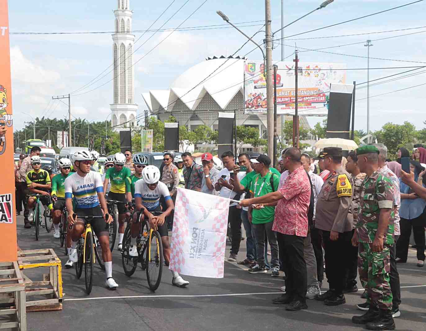 Bupati Sergai Lepas Individual Road Race Jarak Jauh Putra PON XXI Aceh-Sumut 2024