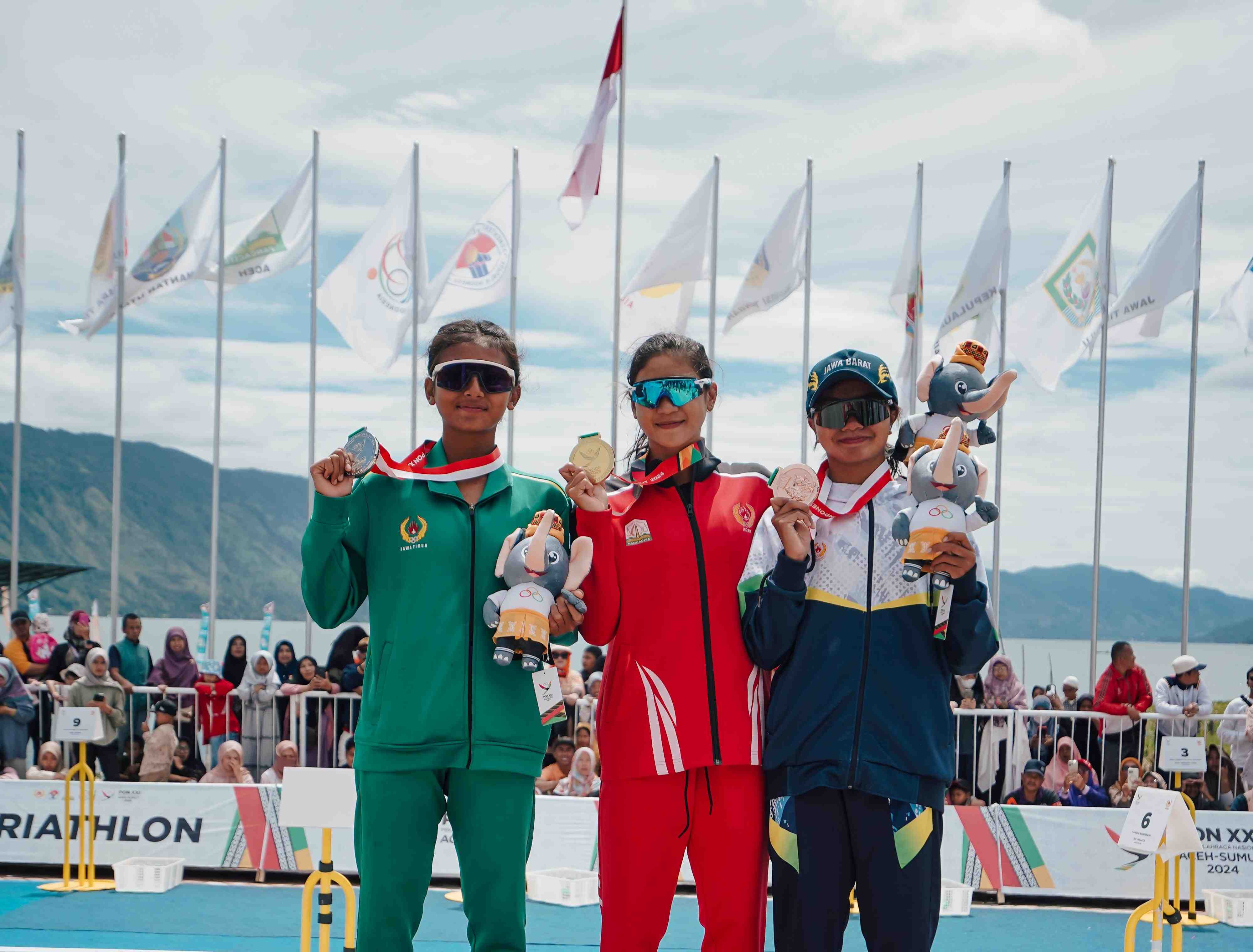 Atlet Aceh Renata Berliana Aditya, Raih Emas Pertama Triathlon PON XXI Aceh-Sumut di Takengon