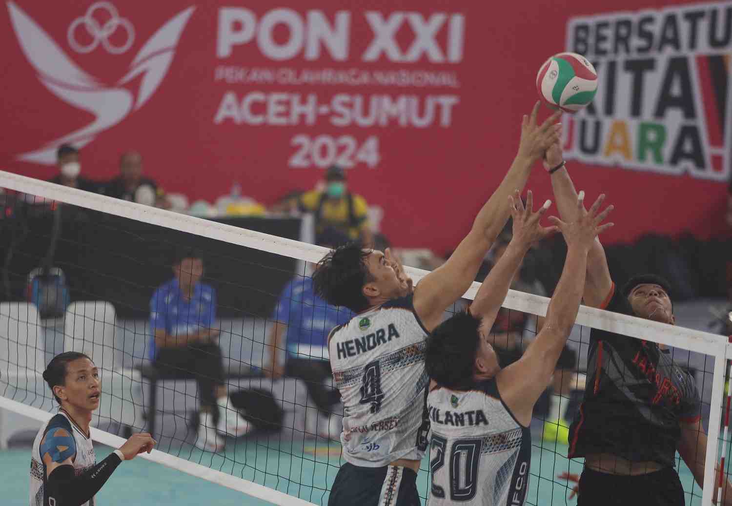 Jatim dan Jabar Bertemu di Semifinal Voli Putra PON XXI 2024
