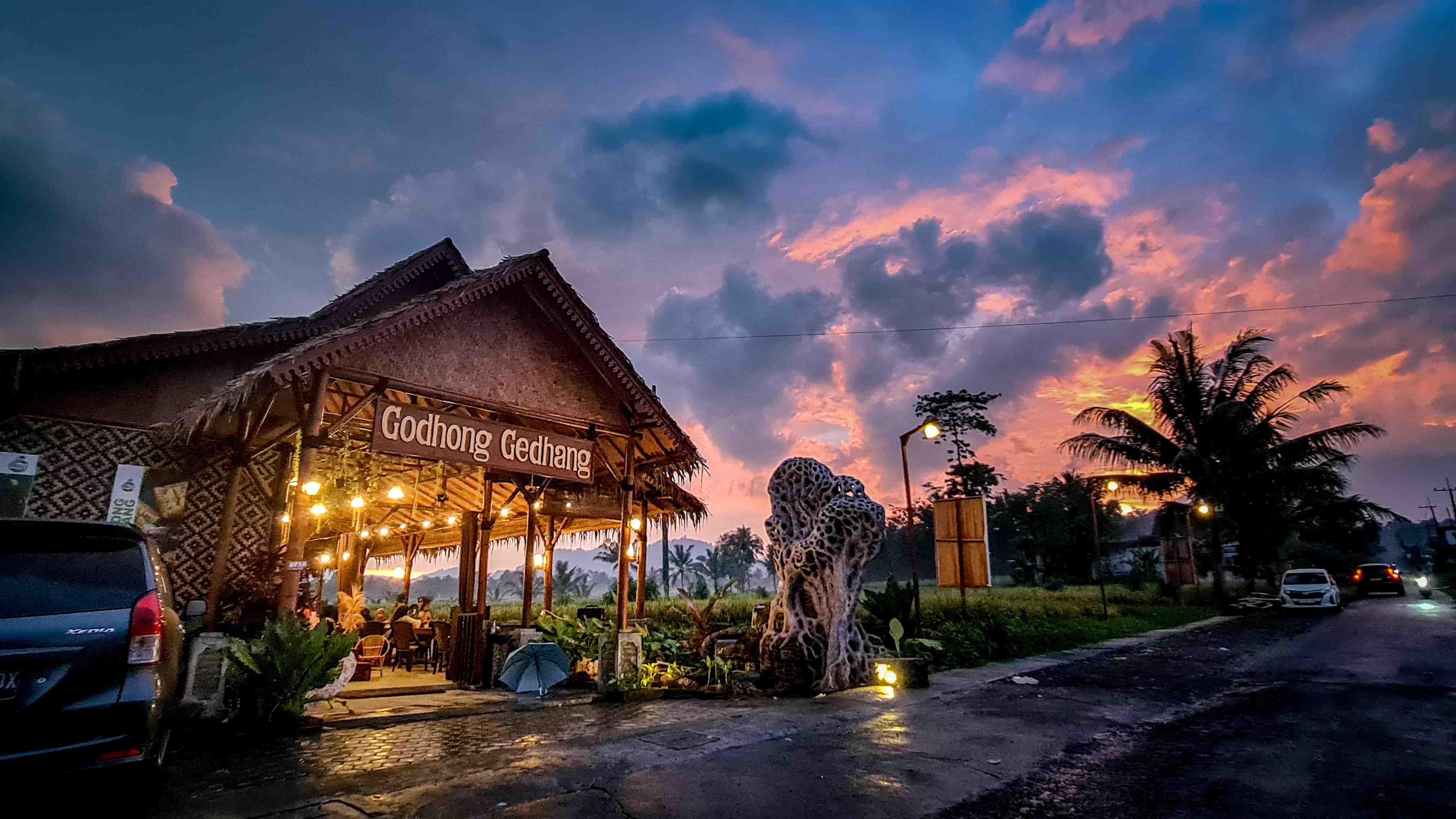Sajian Khas Pedesaan di Warung Godhong Gedhang, Destinasi Kuliner Terbaik Lumajang
