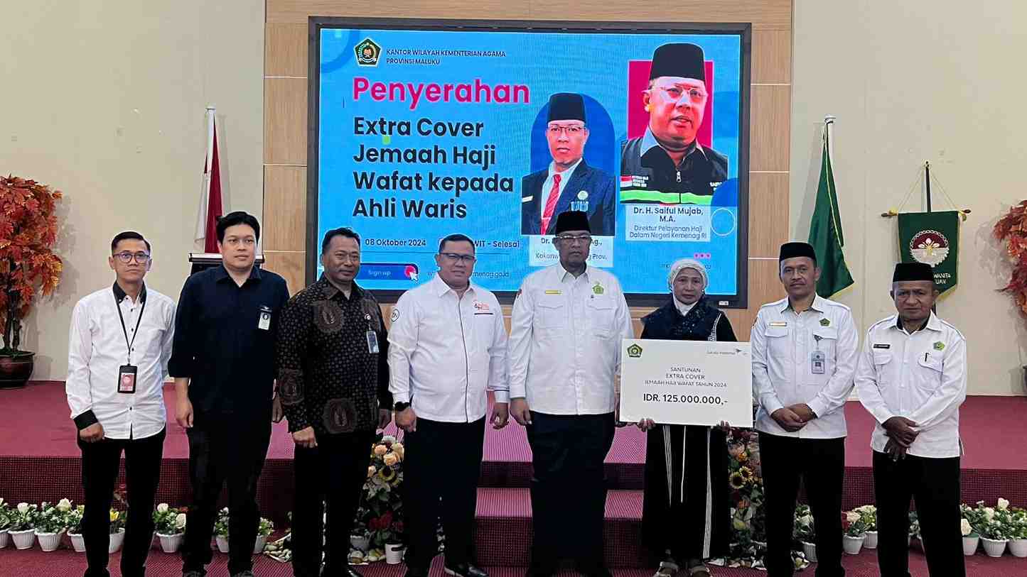 Kemenag - Garuda Indonesia Serahkan Cover Asuransi Jemaah Haji yang Wafat