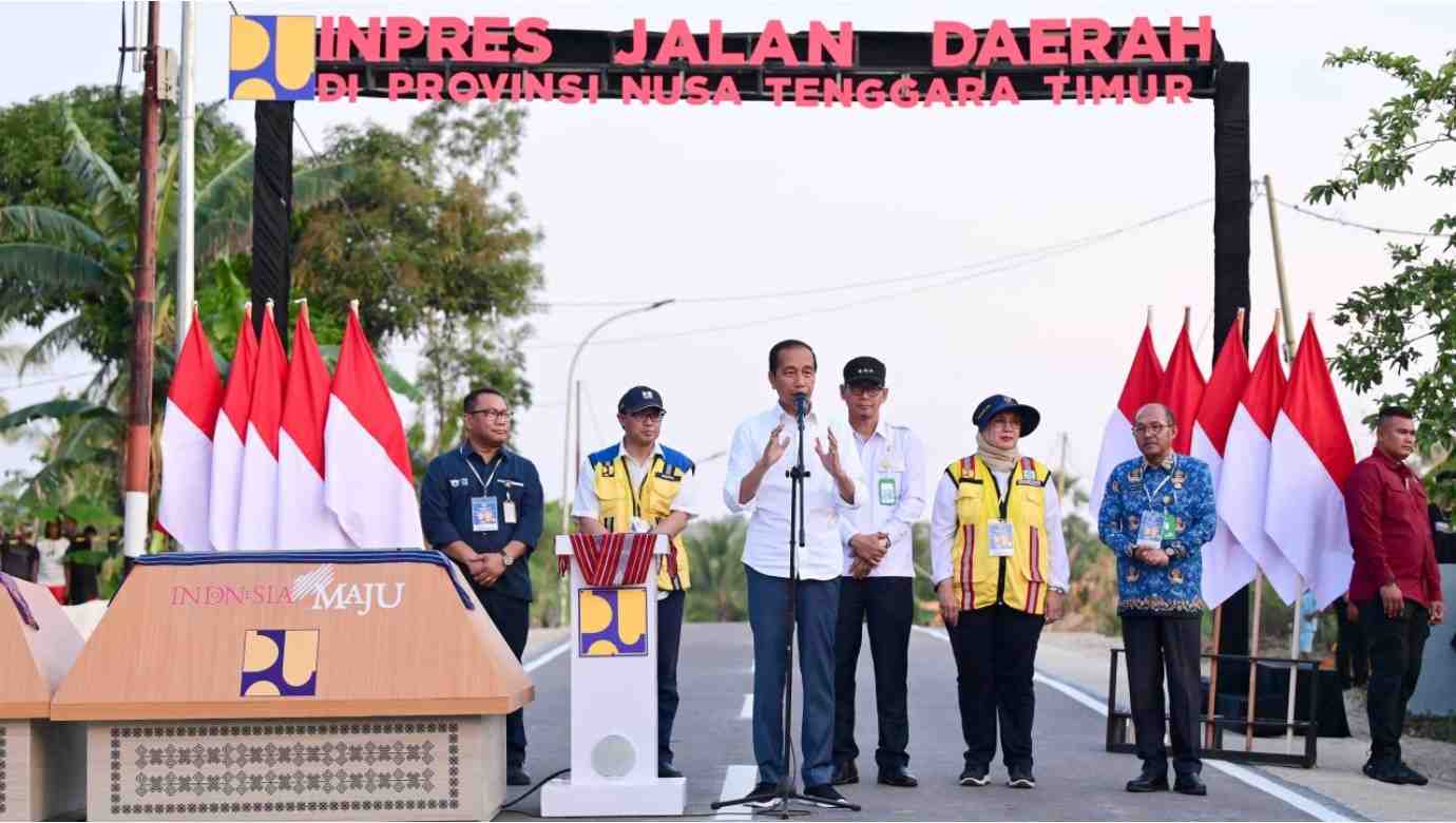 Jokowi Resmikan Pembangunan Jalan Sepanjang 217 Km di NTT, Warga Sambut Gembira
