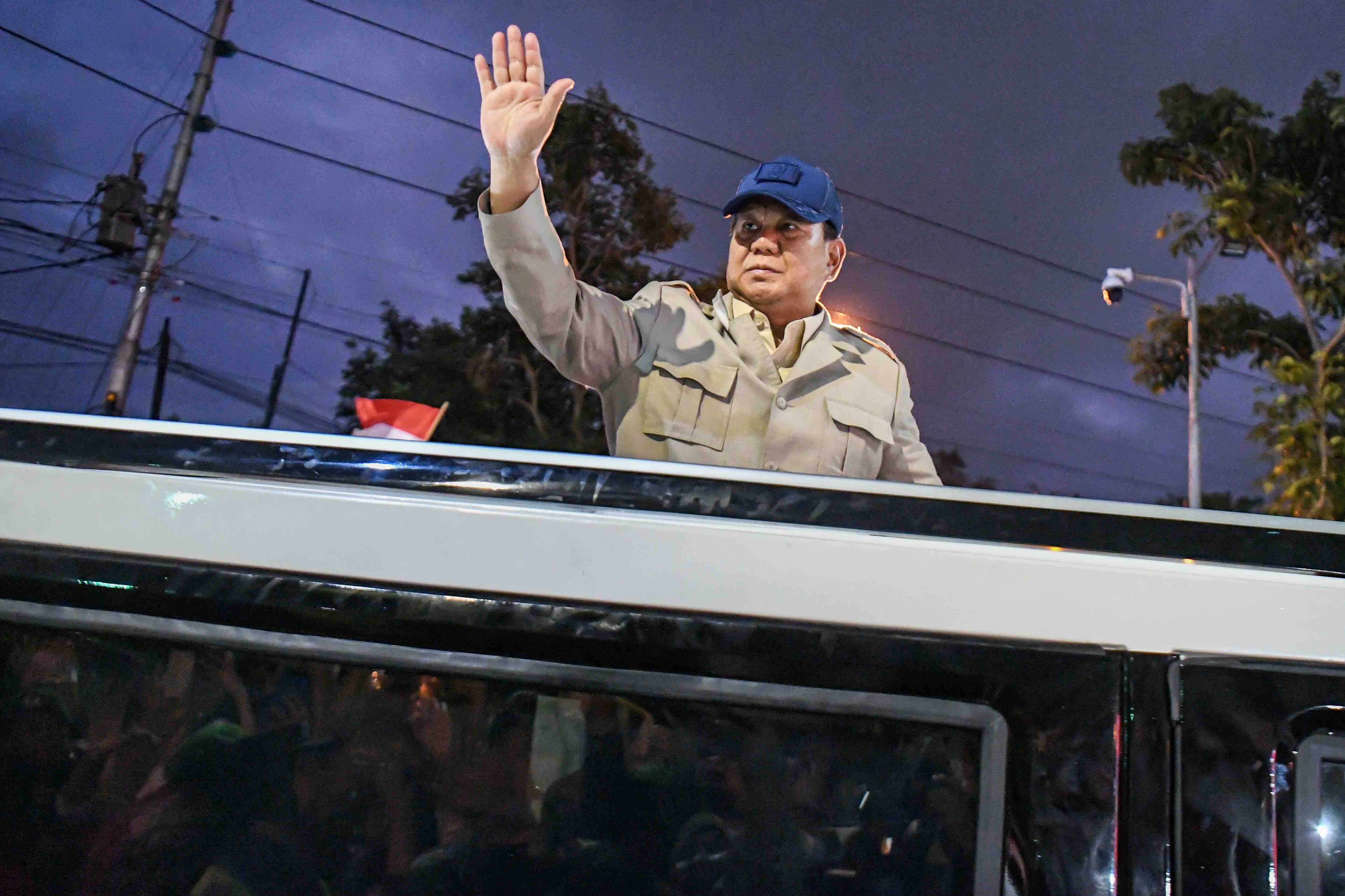 Presiden Prabowo Ajak Kabinet Merah Putih ke Akmil untuk Menyaksikan Semangat dan Disiplin Prajurit