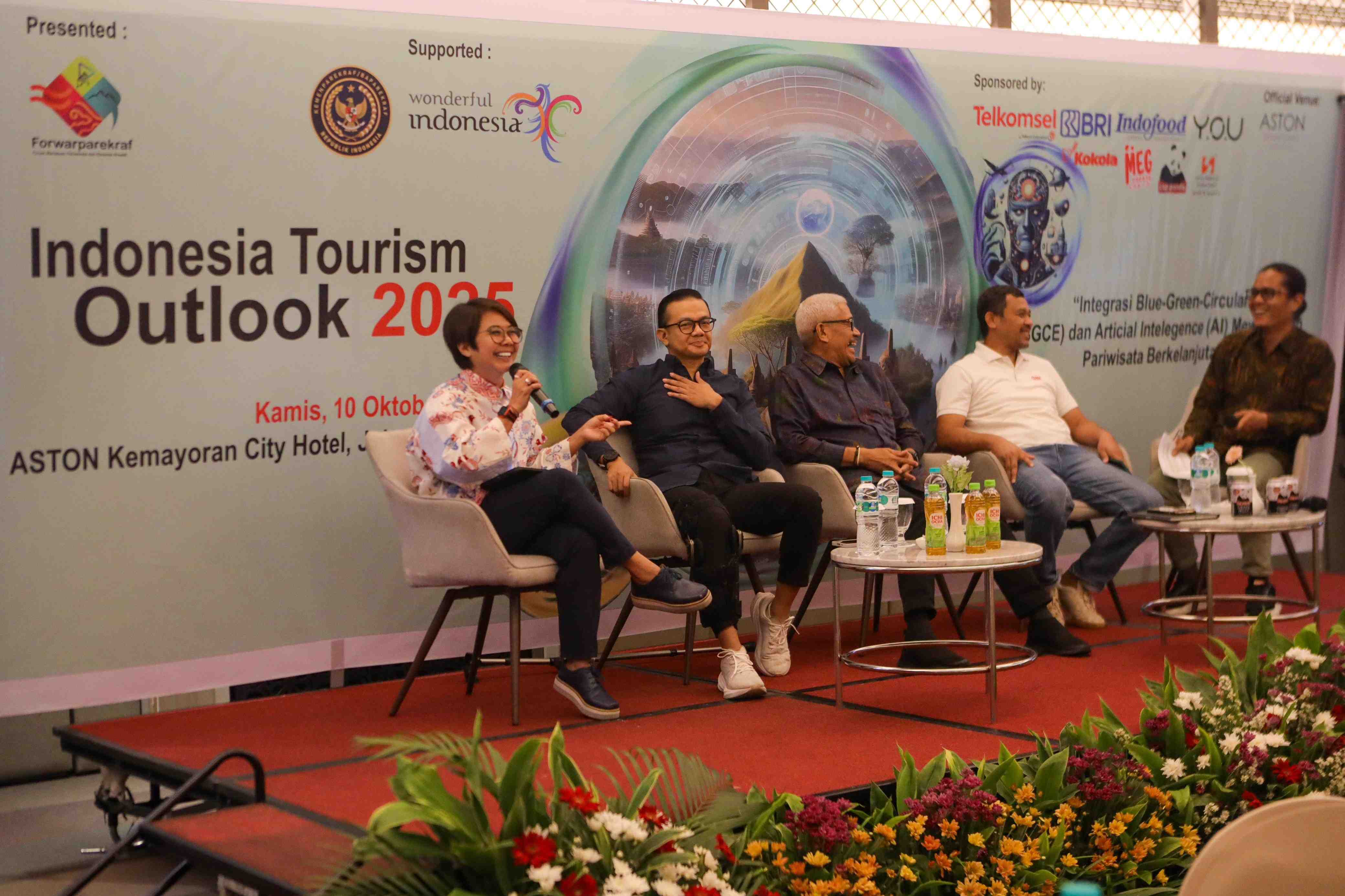 Buka ITO 2025, Menparekraf Dorong Kolaborasi Pentahelix Kembangkan Pariwisata Berkualitas dan Berkelanjutan