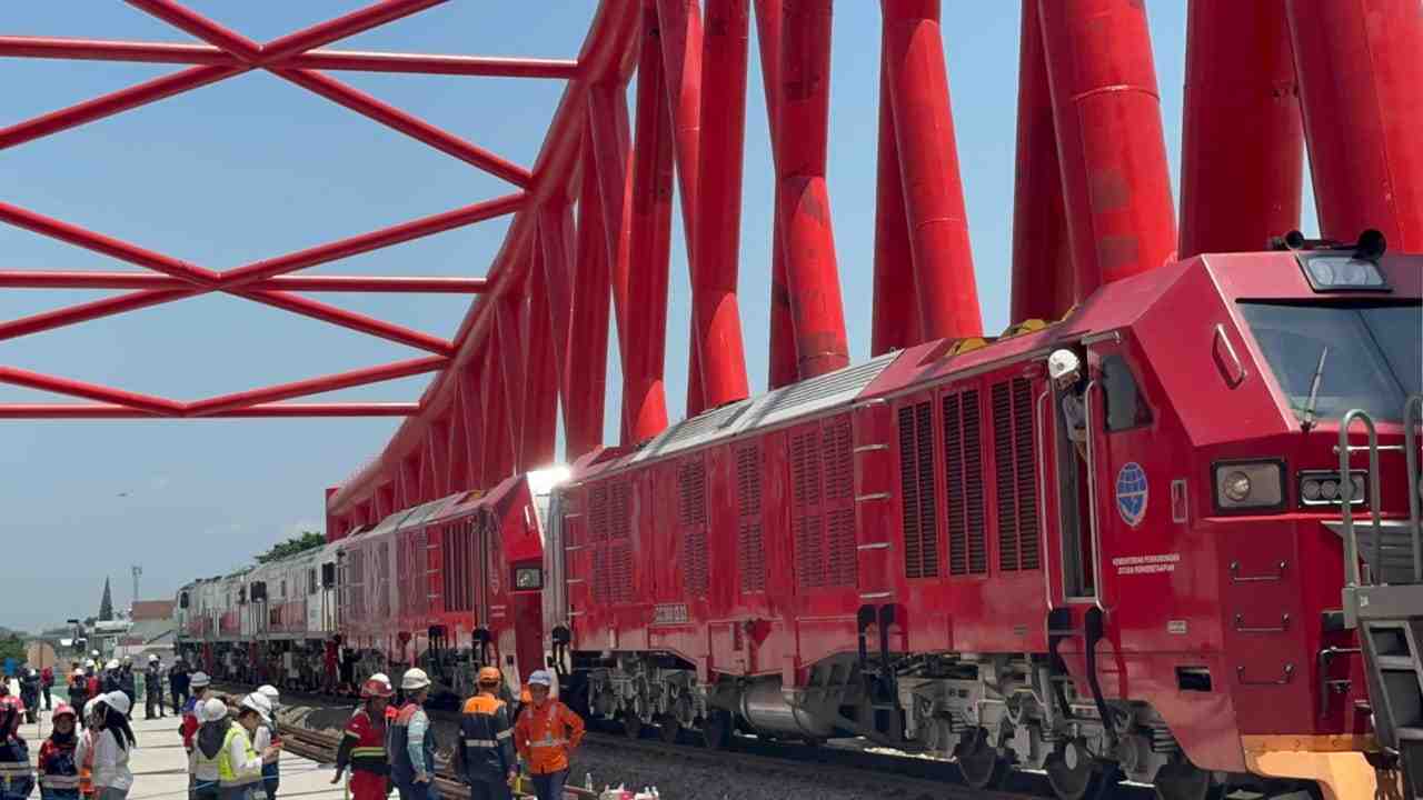 Pembangunan Rel Layang Simpang Joglo-Surakarta Masuki Tahap Uji Beban