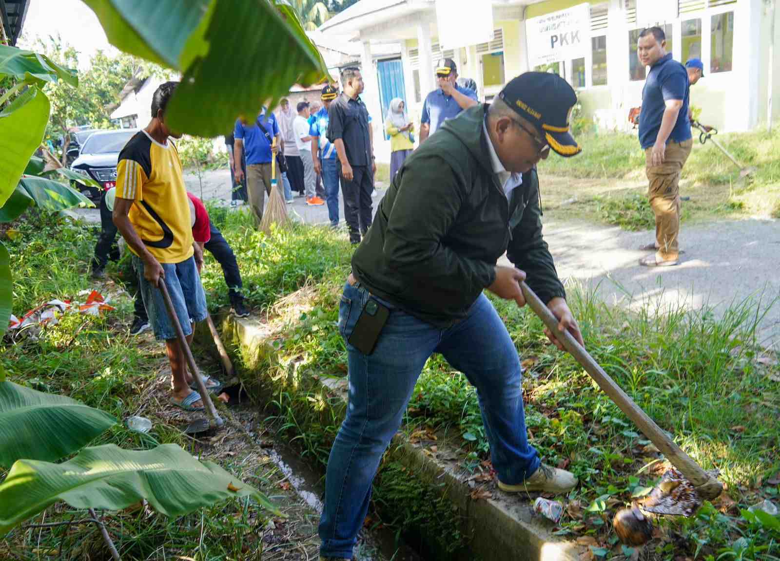 Pj Wali Kota Padang: Bersama Bebaskan Drainase dari Sumbatan, Cegah Banjir Sejak Dini!