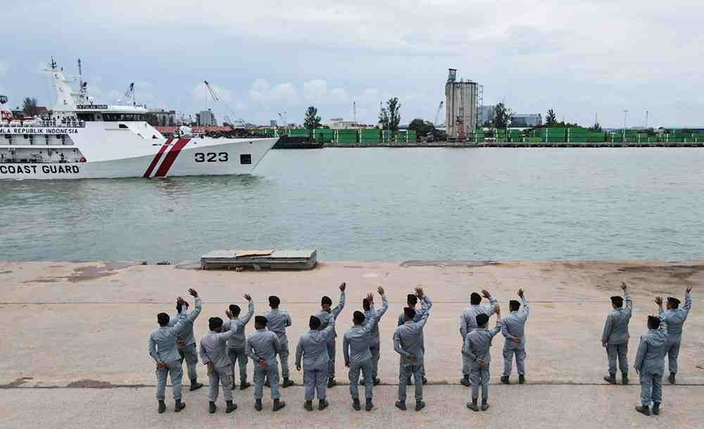 Misi Muhibah Bakamla RI: KN Pulau Dana-323 Berangkat ke Vietnam dan Singapura