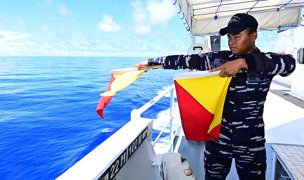 Satgas Port Visit 2024 Latih Kesiapsiagaan Prajurit dalam Cuaca Buruk dan Penyelamatan di Laut