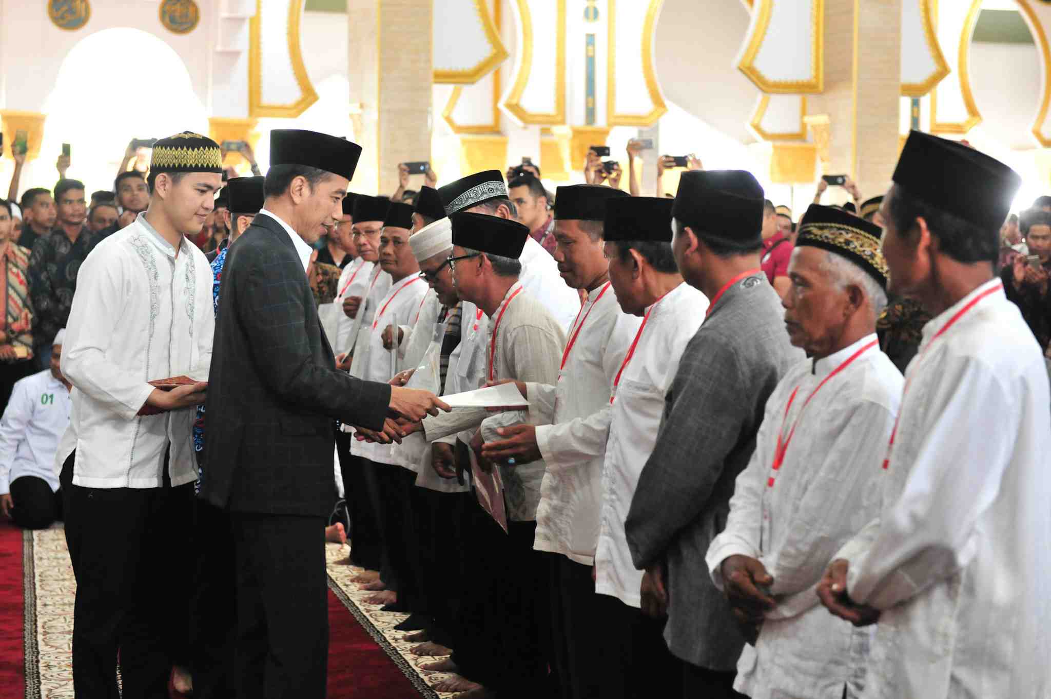 10 Tahun Jokowi: 255 Ribu Tanah Wakaf Tersertifikasi dan 1.200 KUA Sukses Direvitalisasi