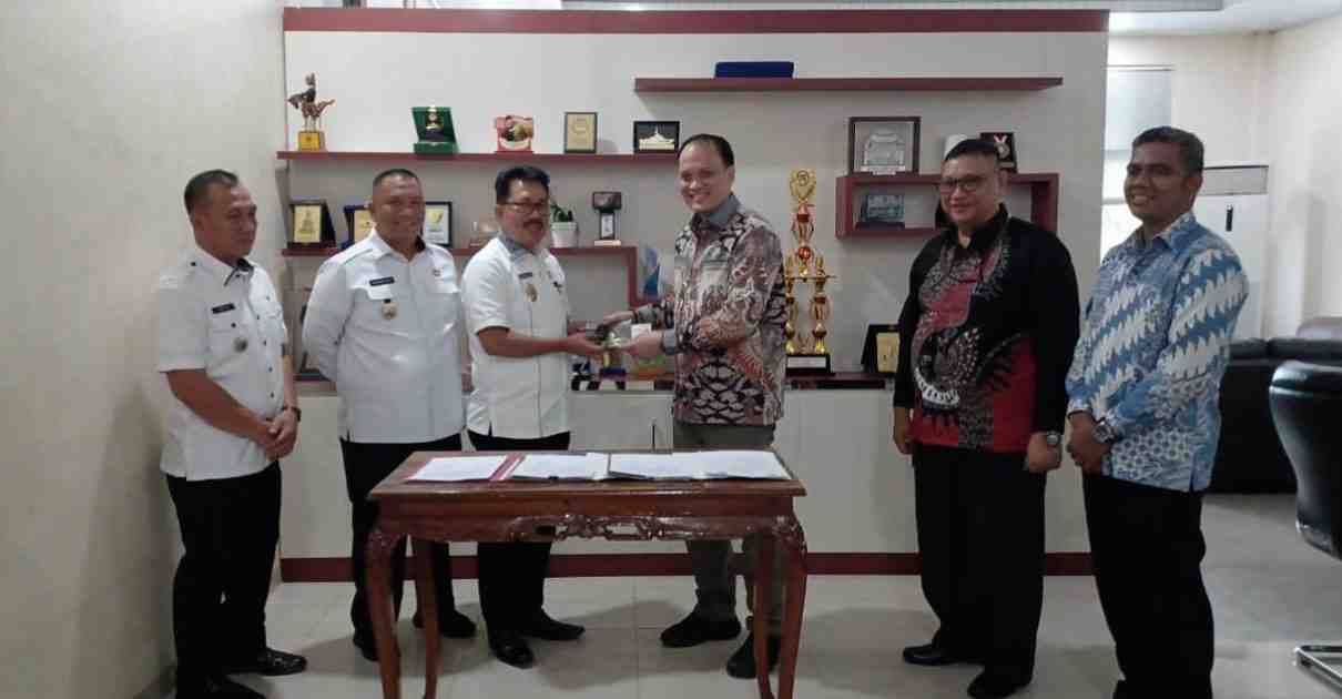 Optimalkan Asset Recovery, KPK Hibahkan Kendaraan Dinas kepada Pemkab Lampung Selatan