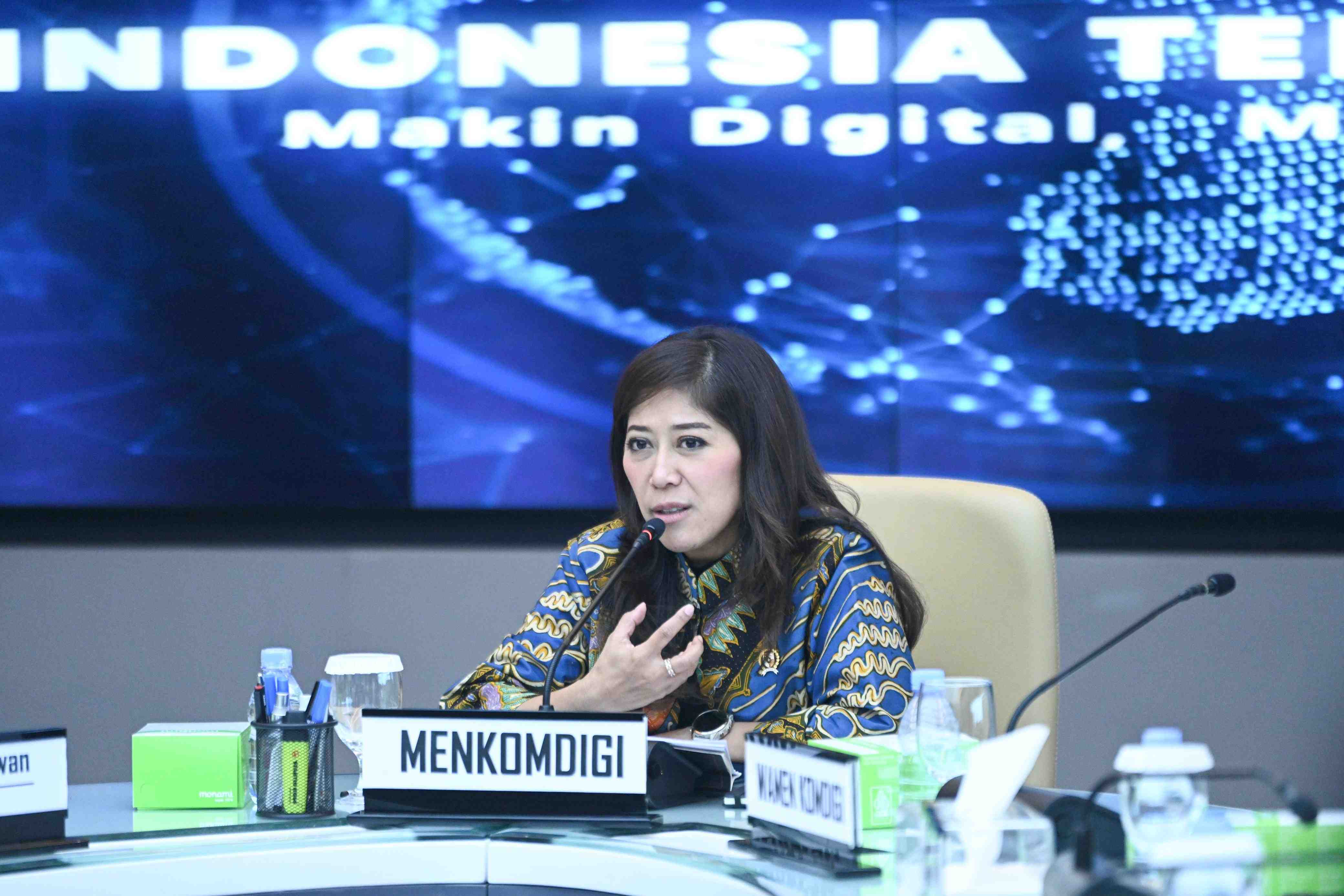 [SIARAN PERS] Menkomdigi Minta Operator Seluler Beri Keringanan Akses Internet bagi Korban Erupsi Gunung Lewotobi Laki-Laki