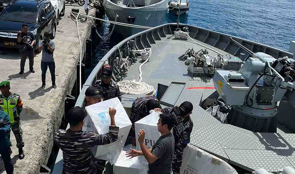 TNI AL Pastikan Logistik Pilkada 2024 Sampai ke Wilayah Terpencil Nusantara