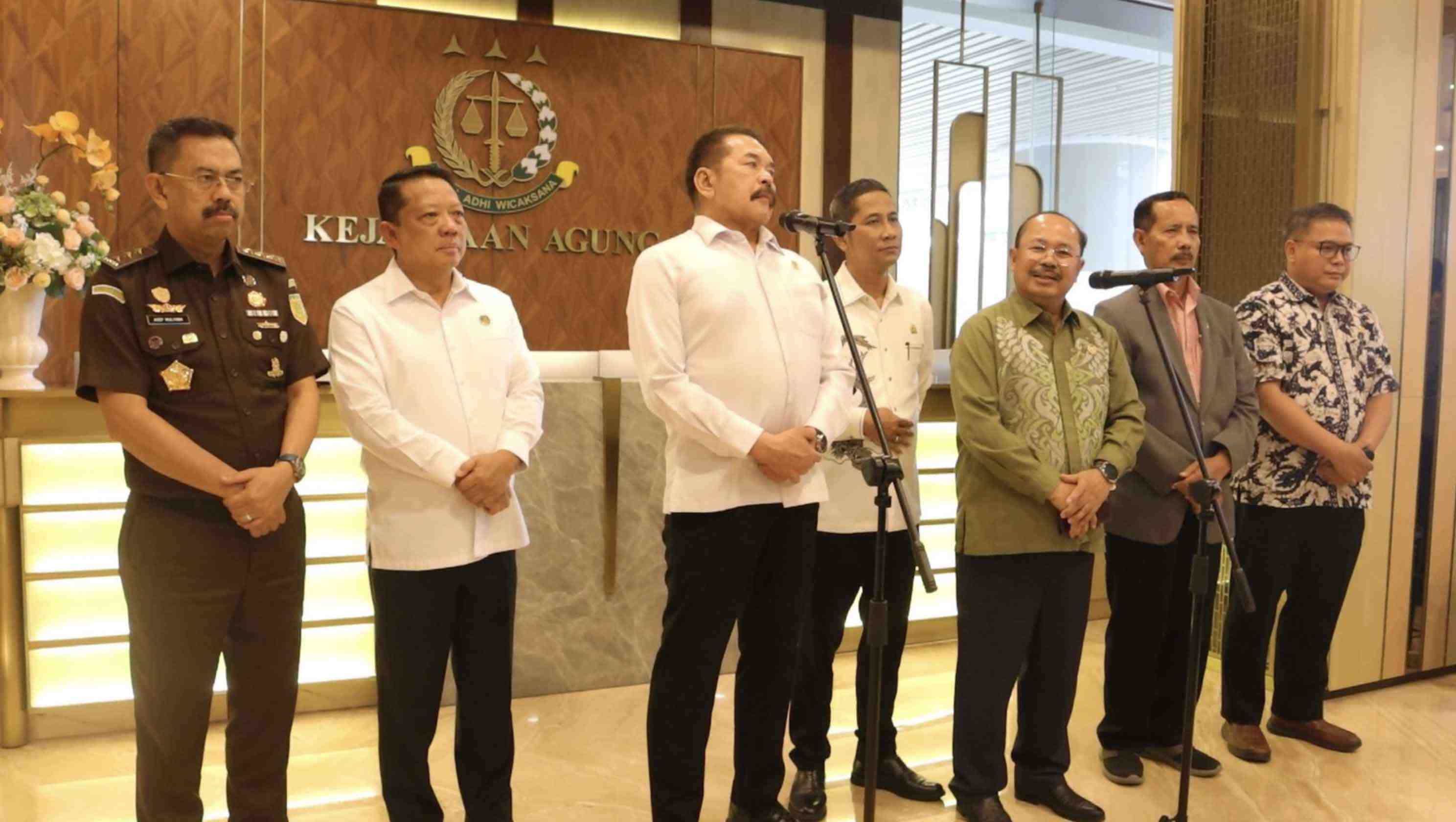 KY dan Kejagung Bahas Temuan Pidana dan Kasus Dugaan Suap Hakim PN Surabaya