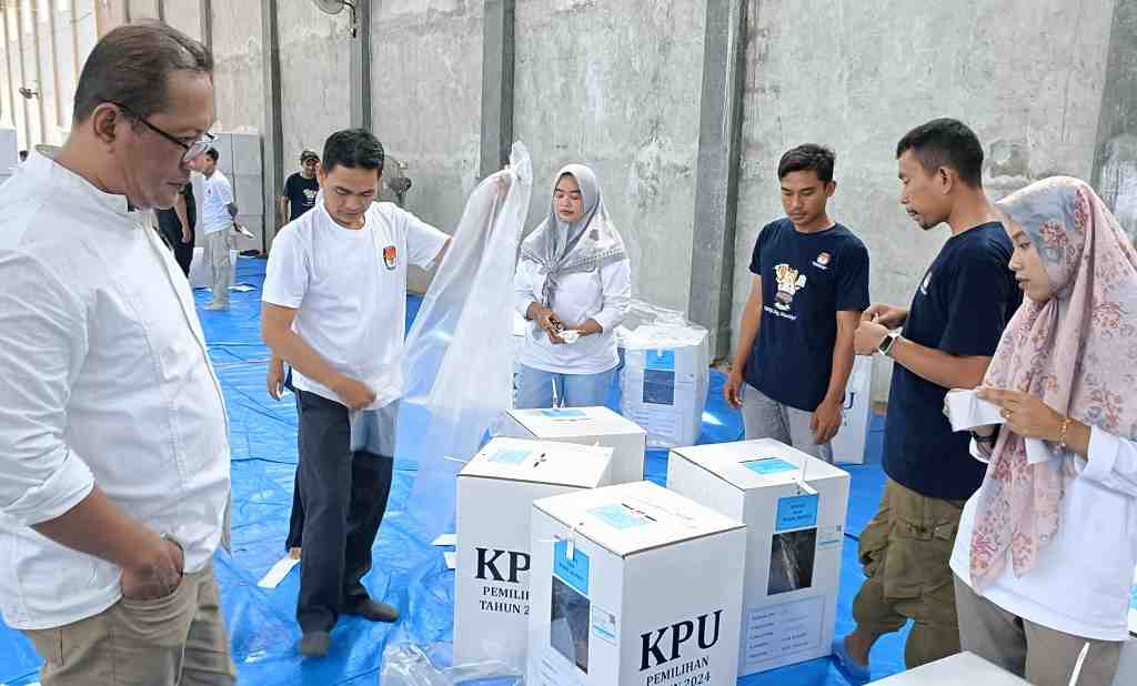 Pengepakan Usai, KPU Batang Siap Distribusikan Logistik Pilkada 2024