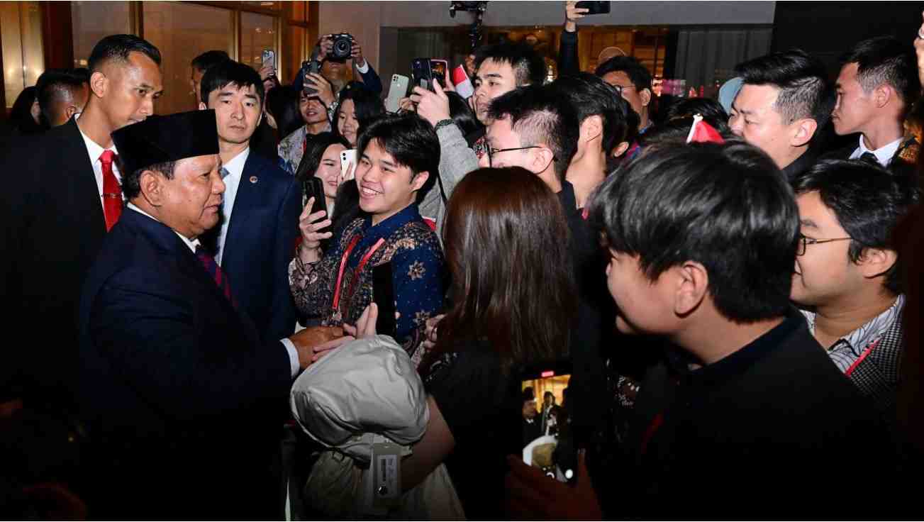 Kedatangan Presiden Prabowo di Beijing Disambut Meriah Mahasiswa Indonesia