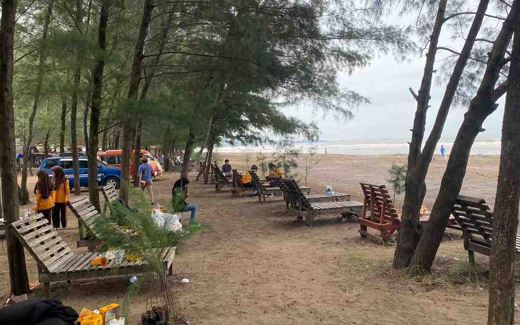 Tawarkan Keindahan Pasir dan Cemara Lautnya, Pantai Jodo Batang Siap Sambut Liburan Nataru