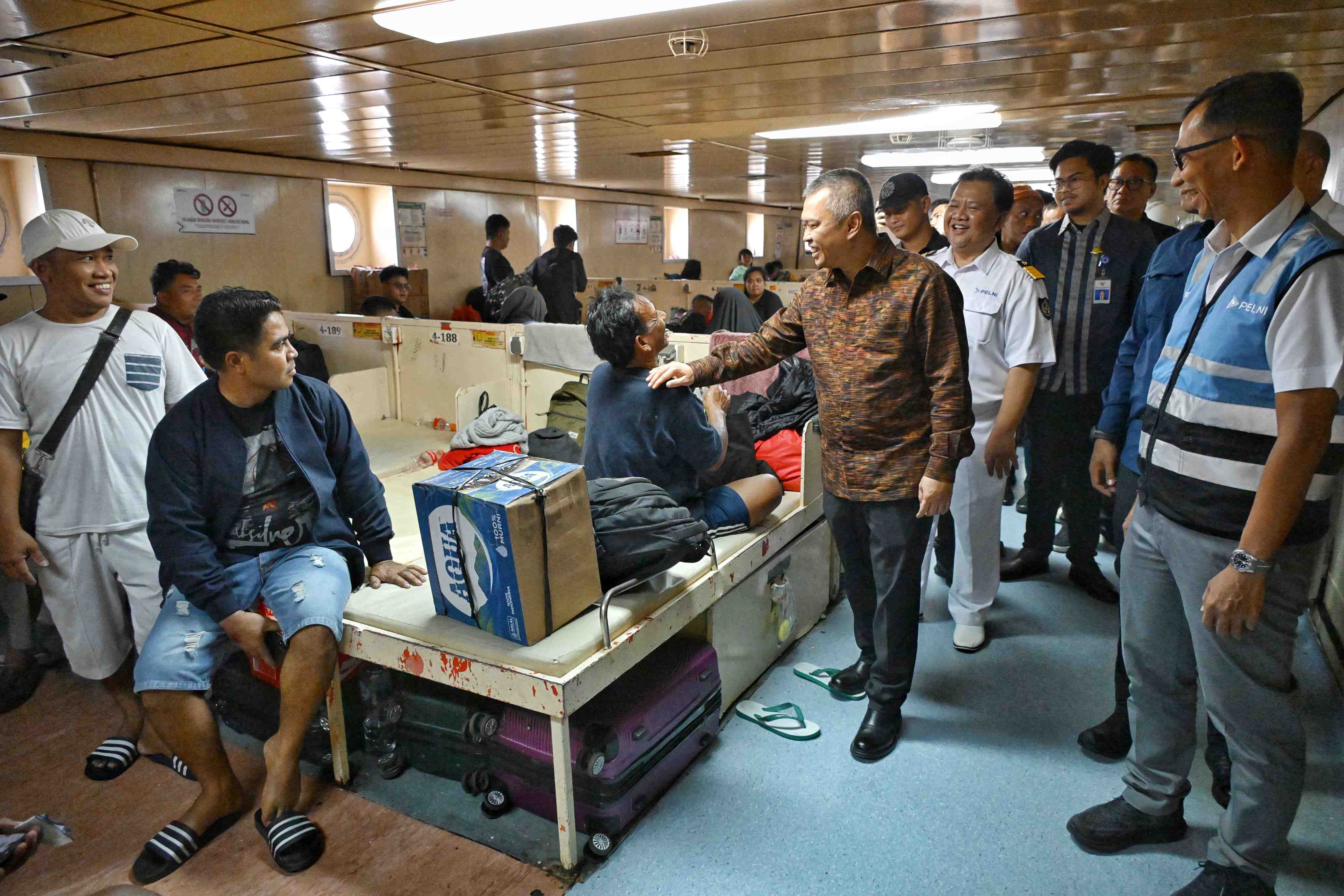 [SIARAN PERS] Cek Kesiapan Pelabuhan Tanjung Perak Jelang Nataru, Menhub Dudy Tekankan Keselamatan Pelayaran