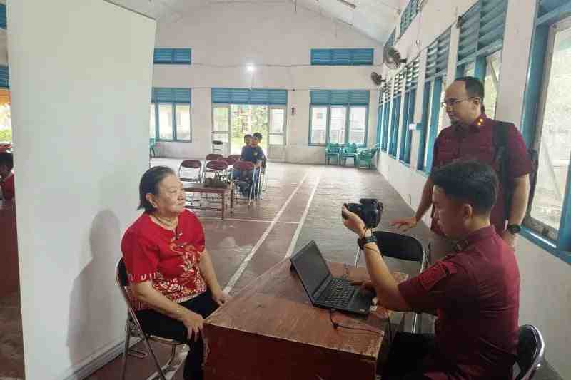 Imigrasi Ranai Rekam Data Biometrik Paspor di  Pulau Terluar