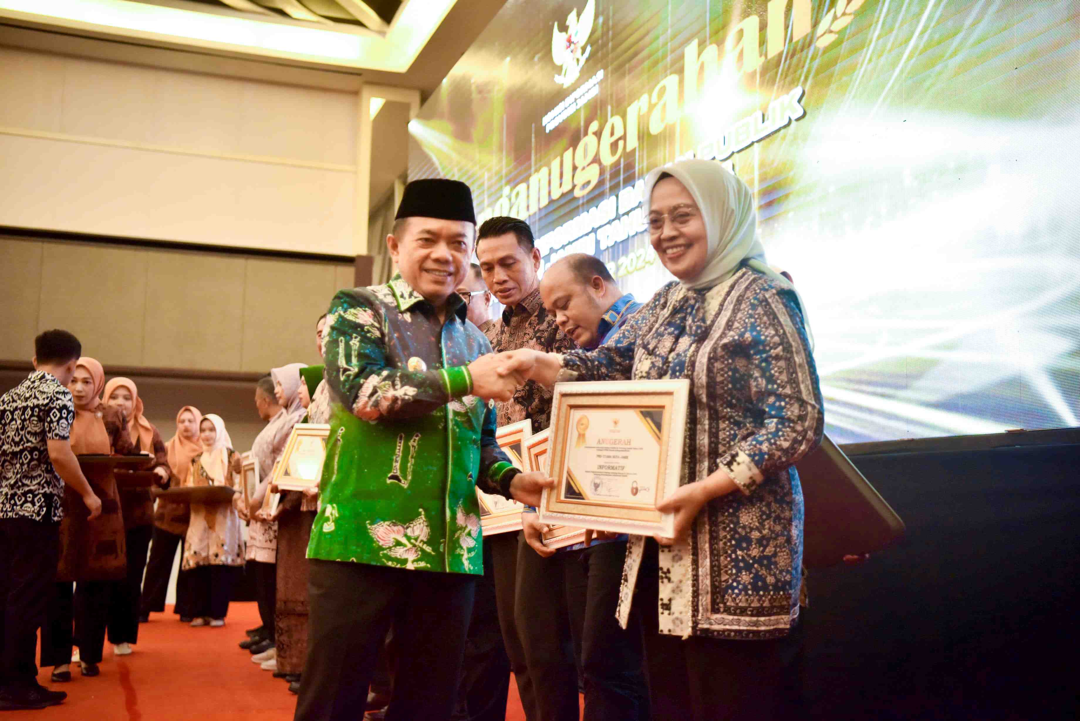 Pemkot Jambi Raih Anugerah Badan Publik Terbaik dalam Pengelolaan Informasi