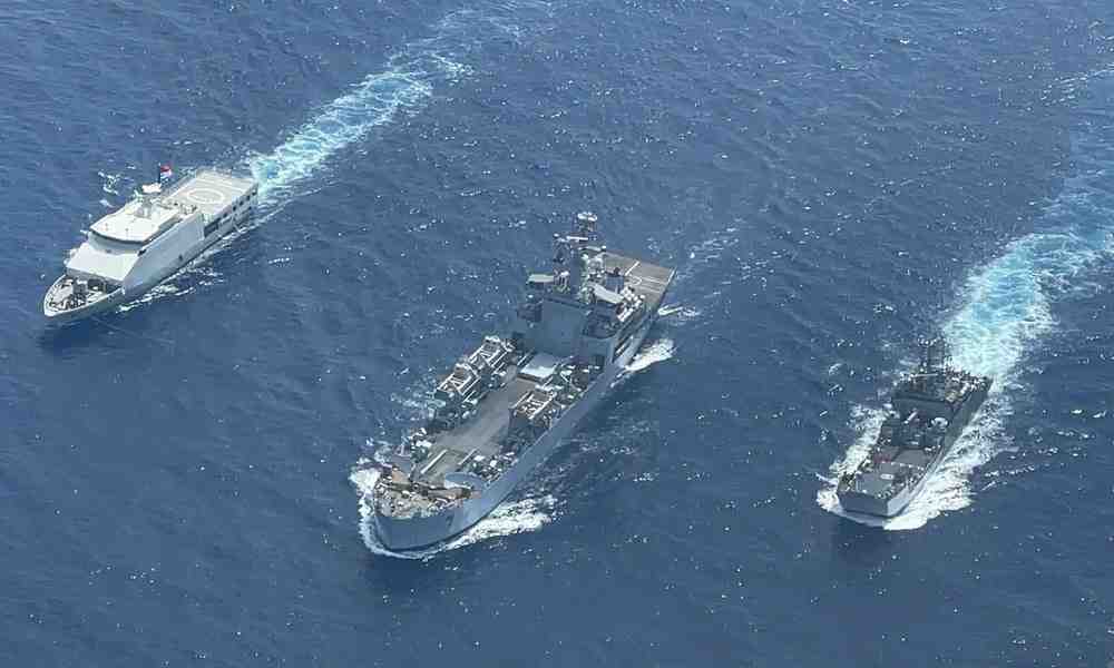 KRI Bung Karno-369 dan Kapal Perang India Laksanakan Latihan Sea Phase di Perairan Tanjungpinang