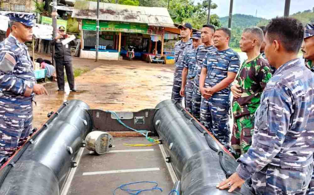 Prajurit Lanal Bandung Laksanakan Latihan Teknik dan Taktik Motoris di Situ Ciburuy