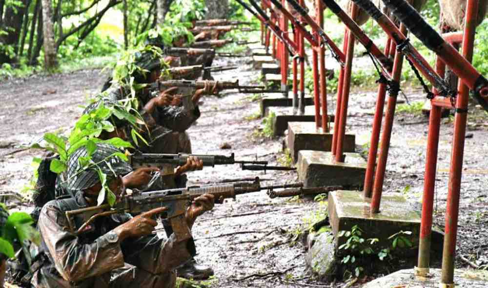 Wadan Kodiklatal Tinjau Latihan Berganda Siswa Dikmaba TNI AL di Puslatpur Purboyo