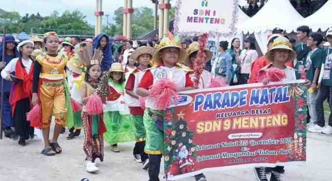 Parade Natal Sambut Suka Cita Natal