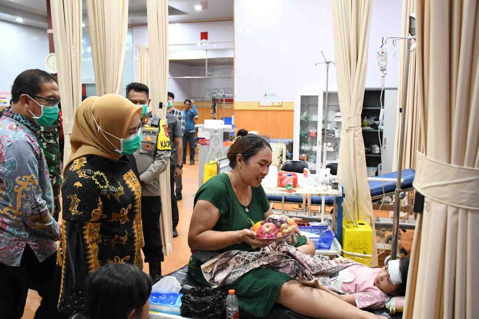 Menjelang Natal, Pj Bupati Pulang Pisau Kunjungi Pasien di Rumah Sakit dan Posko Natal