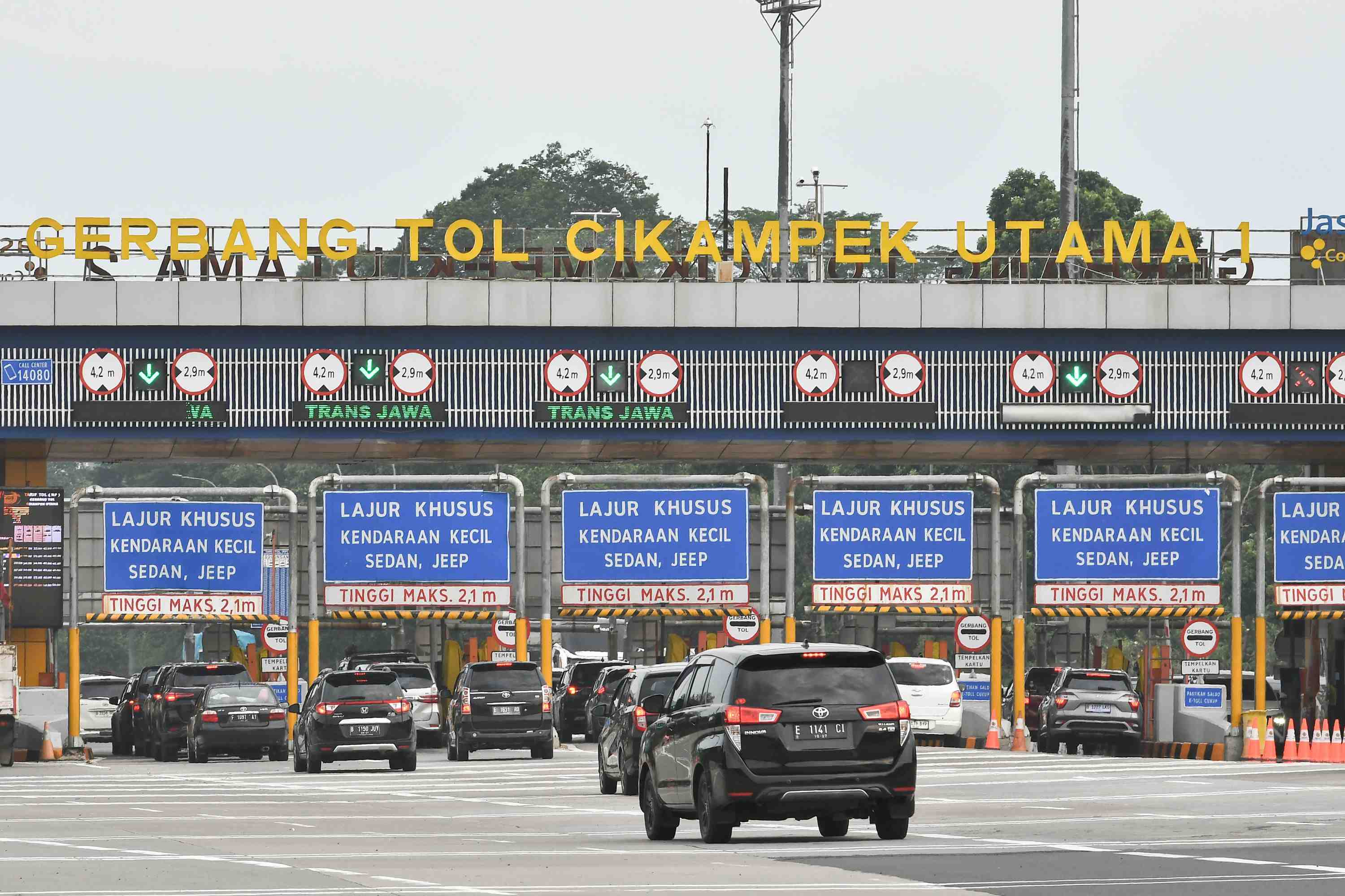 Rekayasa Lalu Lintas Polri Berhasil Urai Kemacetan di Tol Jakarta-Cikampek