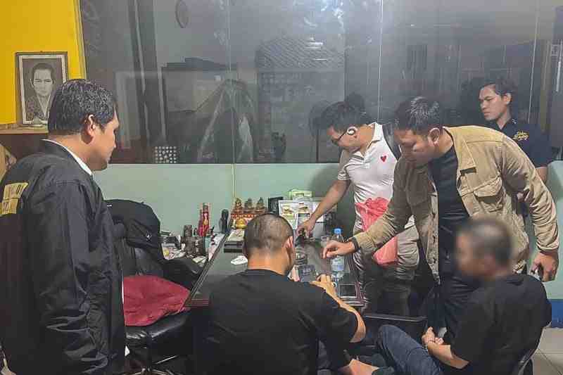 Imigrasi Amankan Dua WNA Penyebar Konten Video Selipkan Uang di Paspor