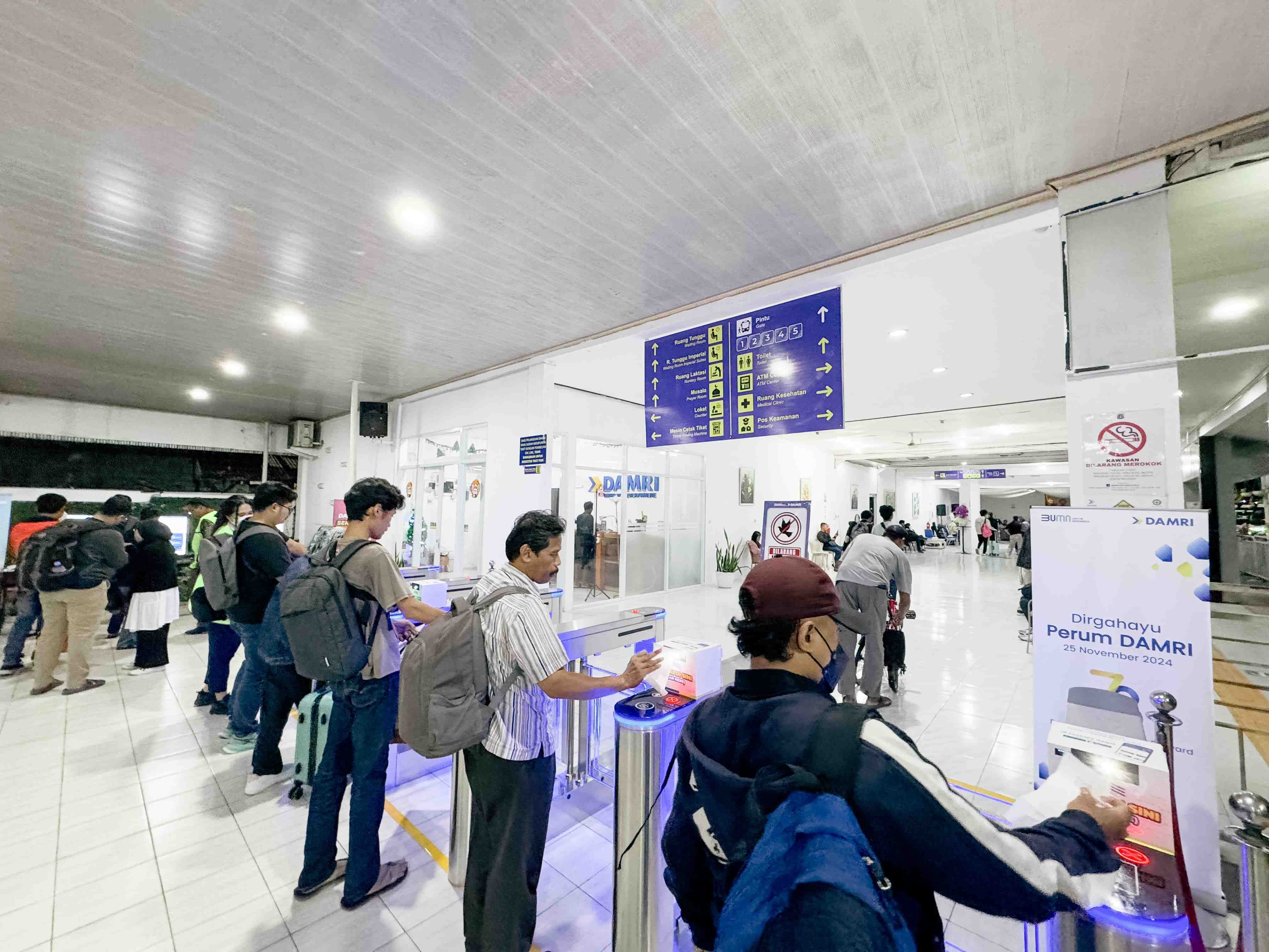 DAMRI Layani 1 Juta Lebih Pelanggan Selama Libur Nataru 2024/2025
