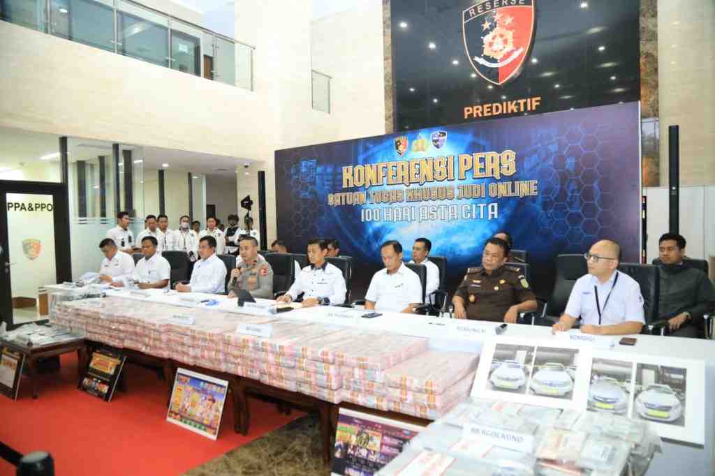 Ungkap Tiga Kasus Judi Online, Polri Sita Aset Rp61 Miliar