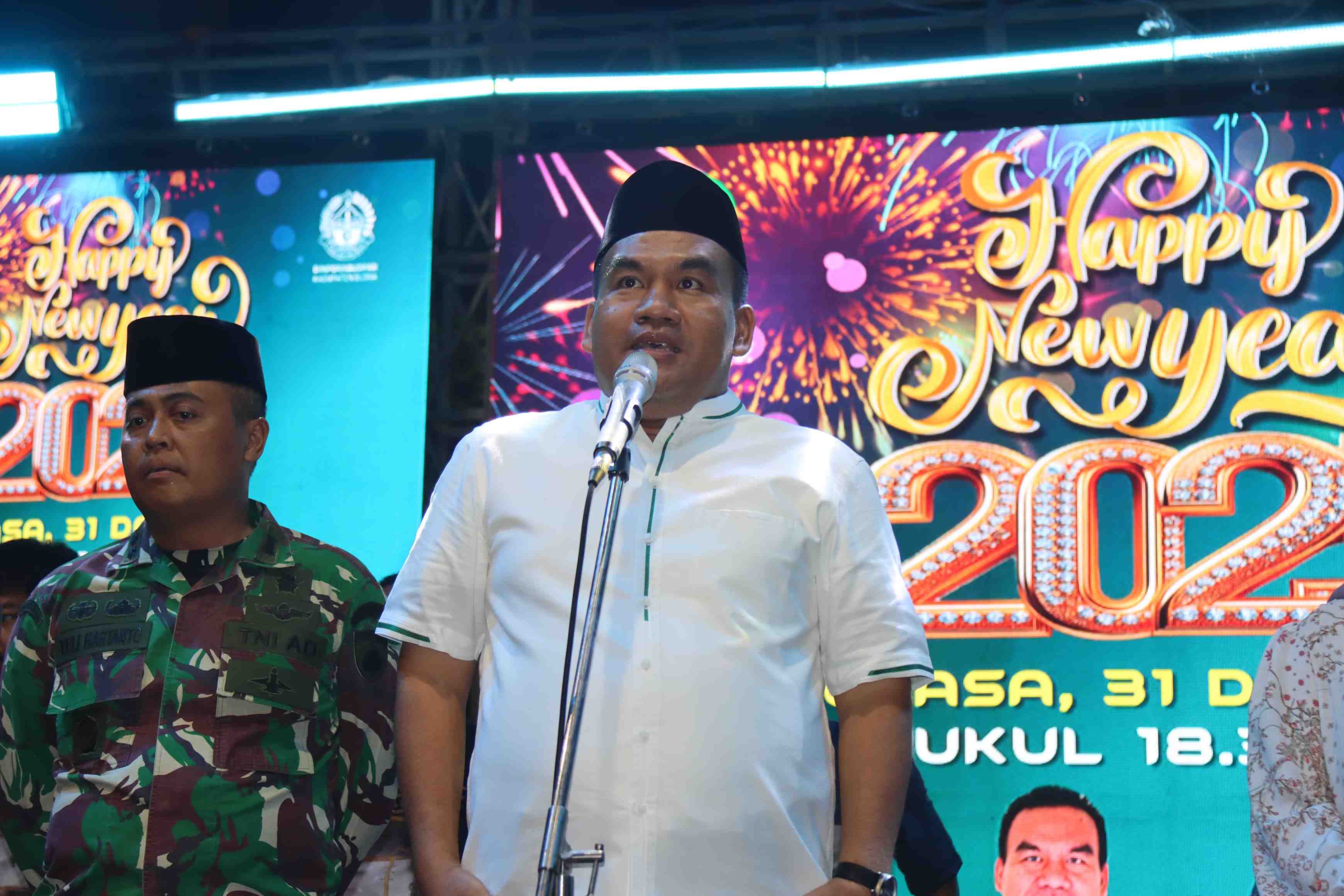 Meriahnya Pergantian Tahun 2025 di Blora: Langit Dihiasi Kembang Api Spektakuler