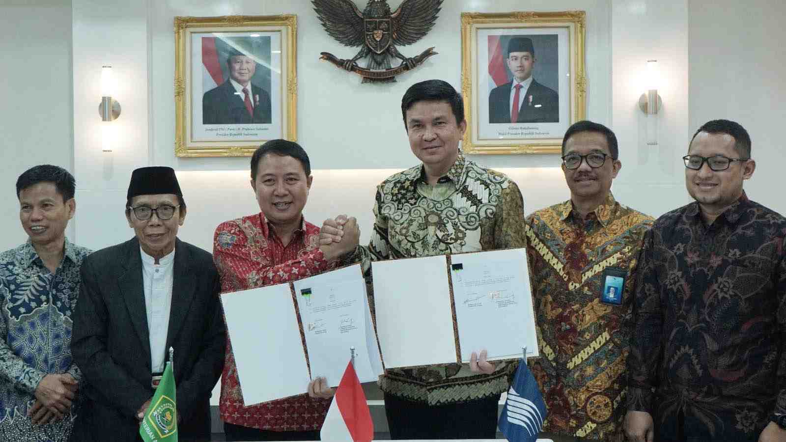 Kemenag Bersama Garuda Indonesia Teken MoU Penerbangan Jemaah dan Petugas Haji