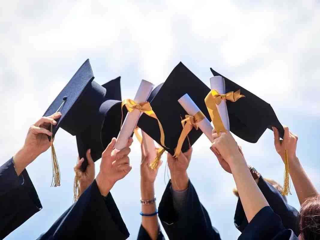 100 Mahasiswa di Lumajang Terima Beasiswa, Enam Ditangguhkan karena IPK Rendah