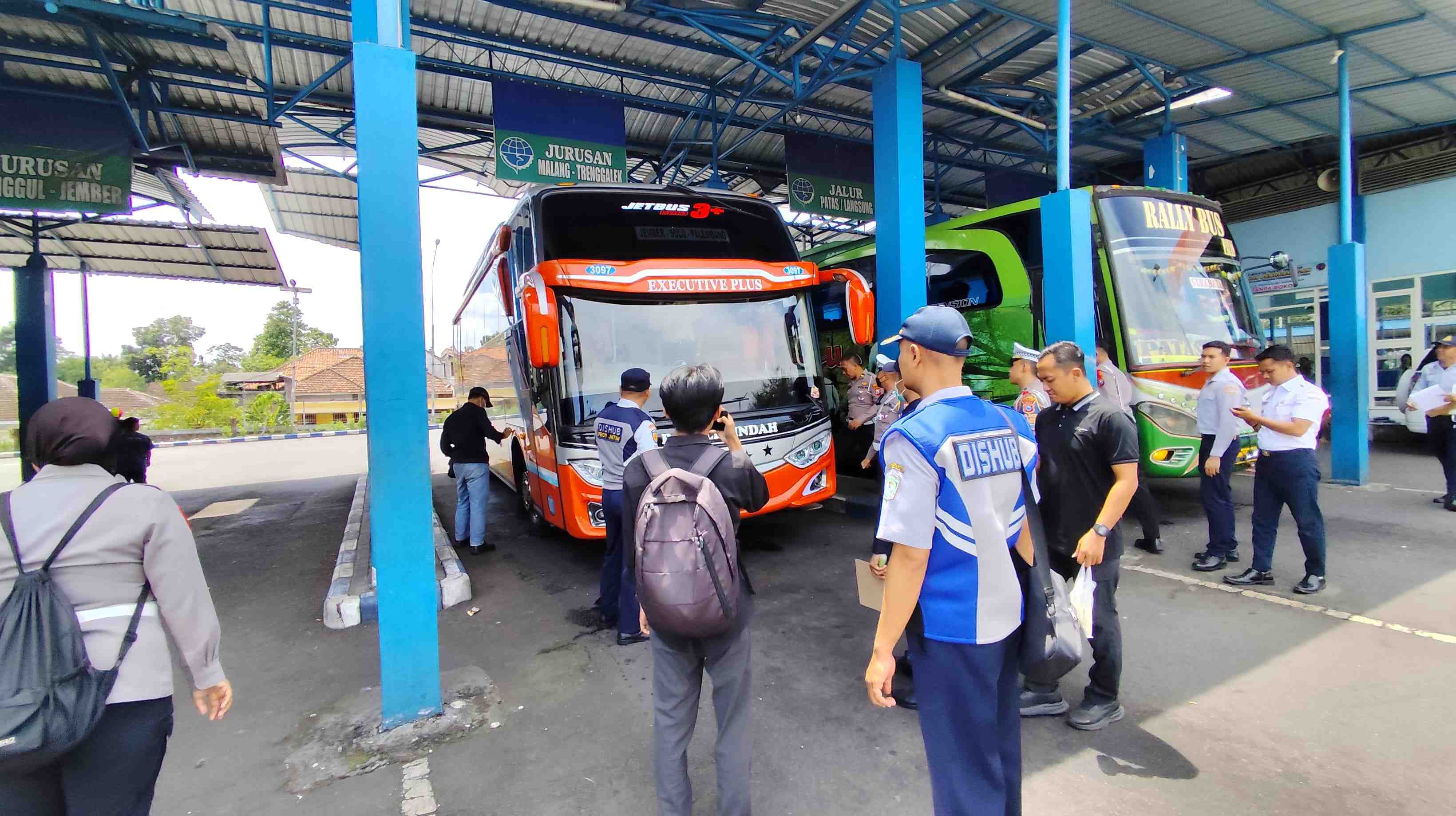 Dishub Lumajang Gelar Ramp Check, Pastikan Armada Bus Mudik Lebaran 2025 Aman