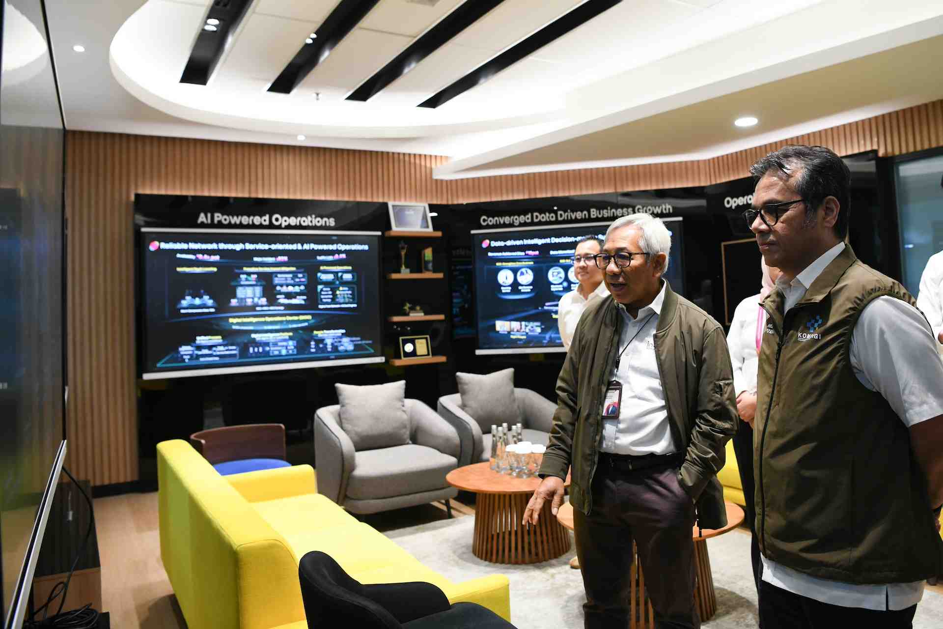 [SIARAN PERS] Tingkatkan Kualitas Pengalaman Pelanggan, Komdigi Dorong Operator Optimalkan AI
