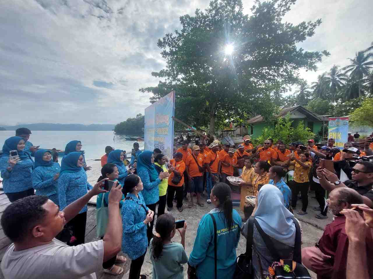 TP PKK Pusat Kunjungi Kampung Friwen dan Sawinggrai di Raja Ampat