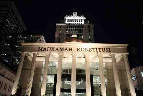 MK Wajibkan Negara Biayai Pendidikan Dasar di Sekolah Negeri dan Swasta
