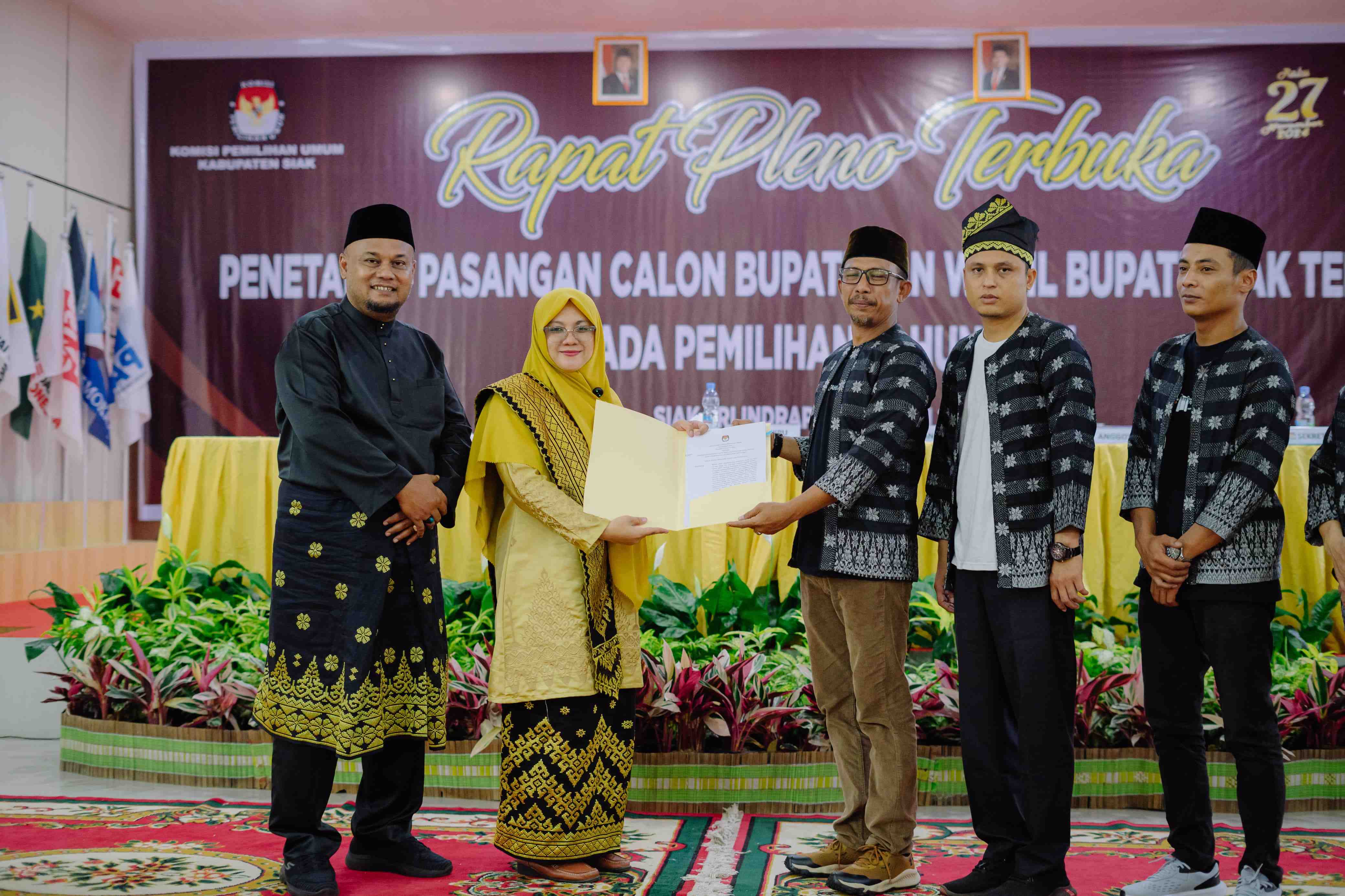 Afni-Syamsurizal Resmi Ditetapkan sebagai Bupati dan Wakil Bupati Siak Terpilih
