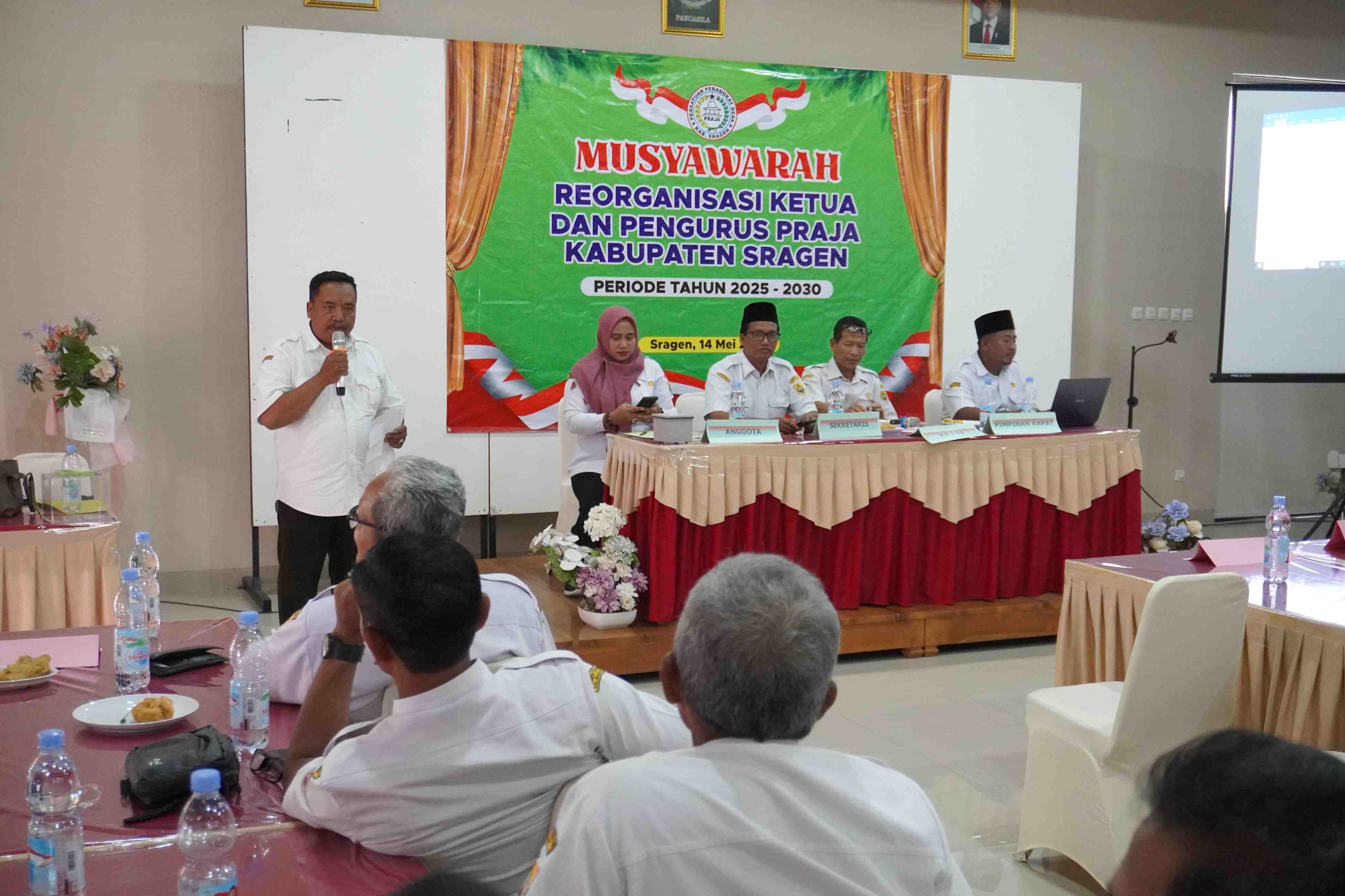 PRAJA Sragen Dorong Realisasi BPJS Kesehatan dan Tali Asih bagi Perangkat Desa Purna Tugas