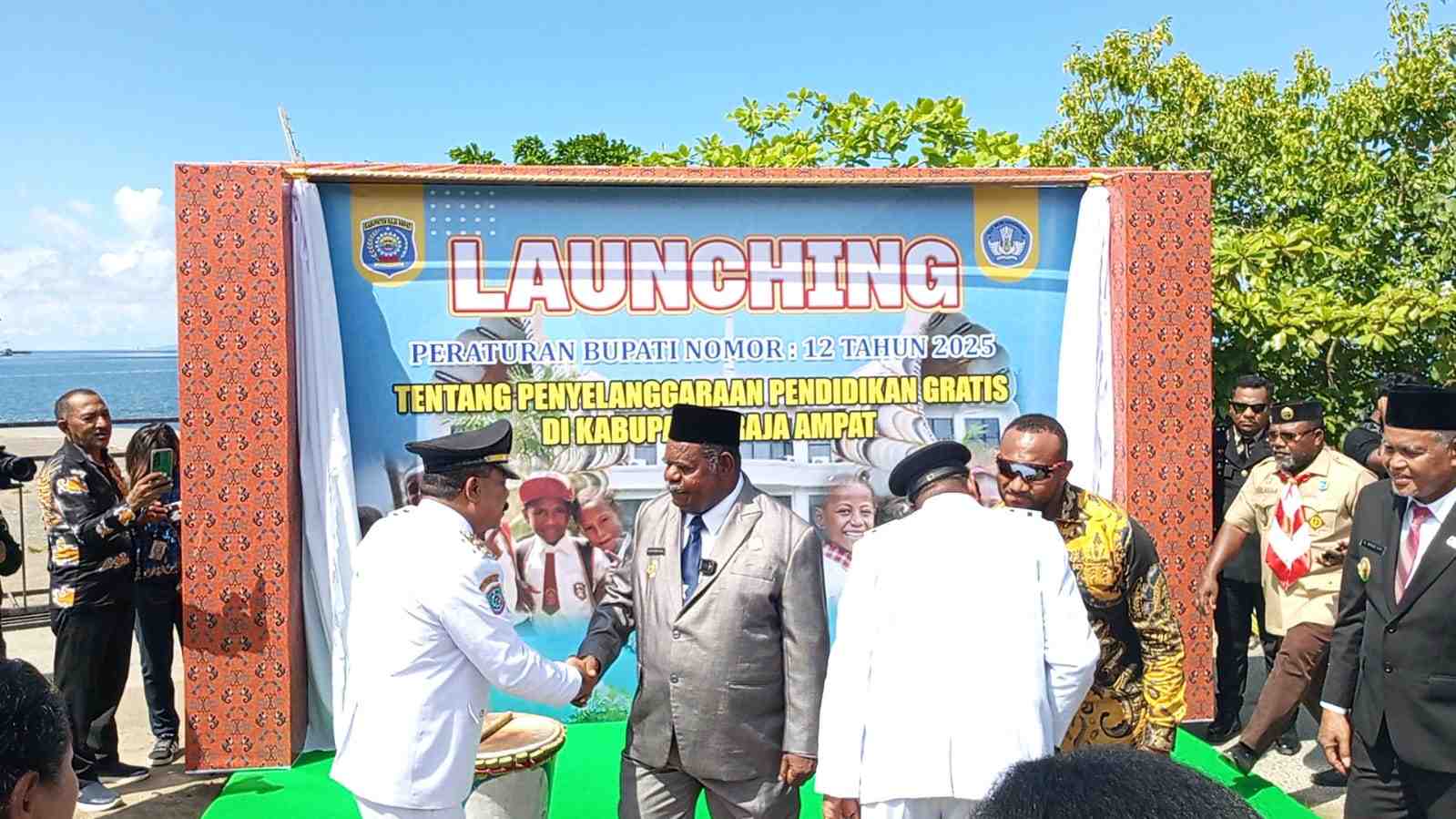 Pemkab Raja Ampat Resmi Luncurkan Program Pendidikan Gratis 