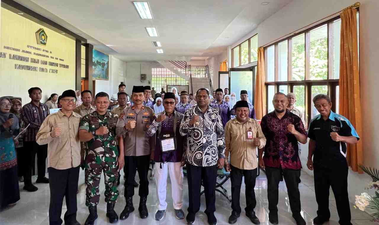 Bupati Raja Ampat Minta Calon Jemaah Haji Menjadi Duta yang Baik bagi Daerah dan Bangsa di Tanah Suci