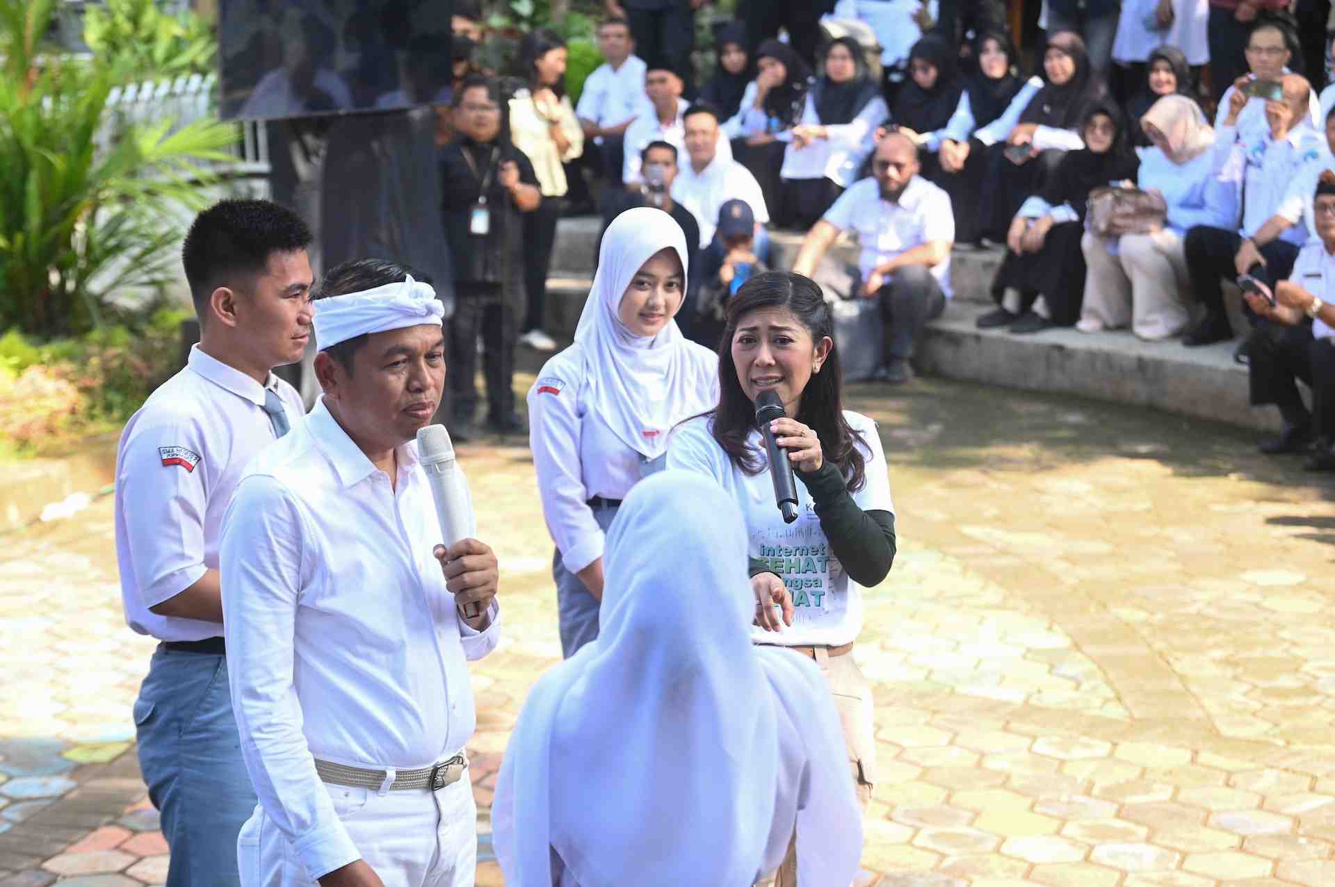 [SIARAN PERS] Menteri Meutya dan Gubernur KDM Bekerja Sama Lindungi Anak Sekolah