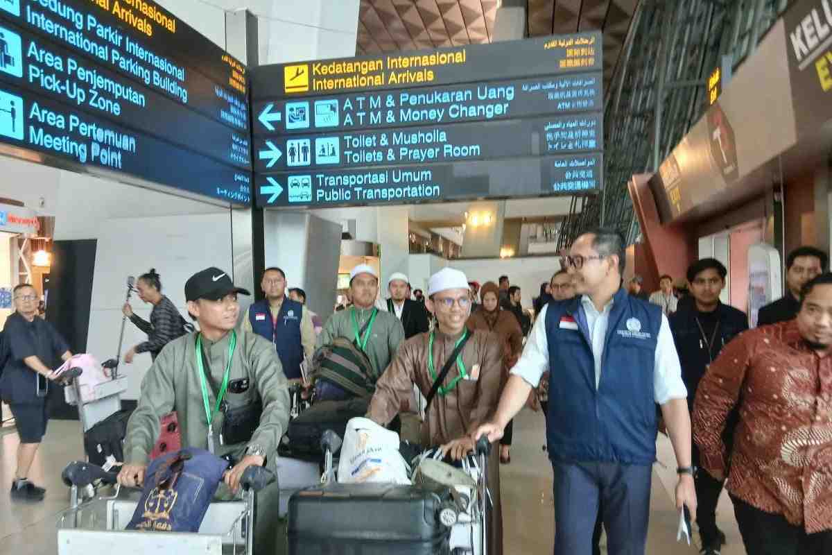 Kemlu Siapkan Evakuasi WNI di Iran 