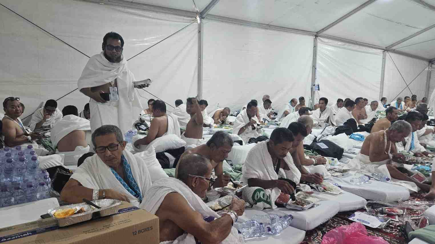 Jemaah Haji Indonesia Jalani Wukuf di Arafah, Termasuk Pasien dan Lansia Disafariwukufkan