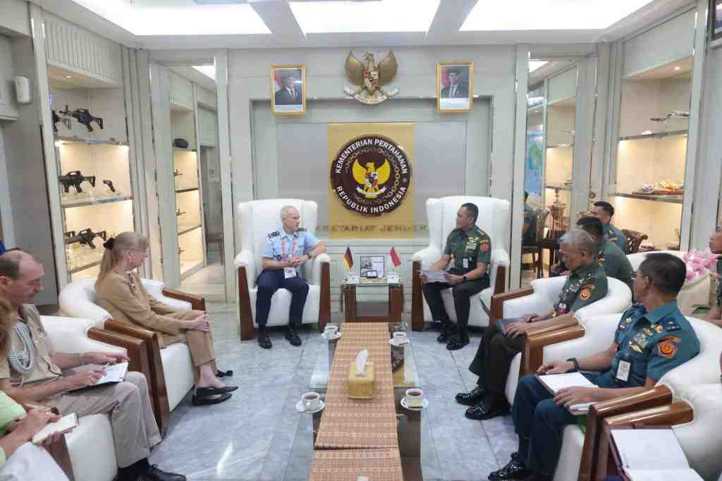 Kerja Sama Pertahanan Diperkuat, Sekjen Kemhan Temui Dua Delegasi Asing