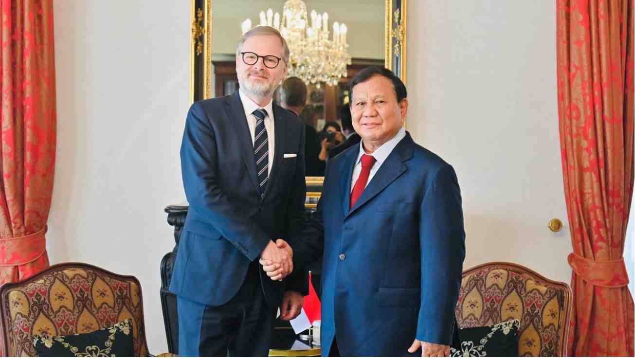 Transit Singkat, Presiden Prabowo dan PM Ceko Pererat Hubungan Bilateral di Praha