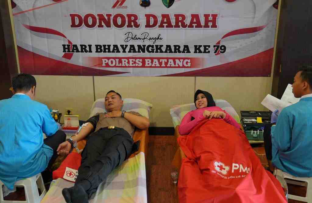 Polres Batang Pererat Kebersamaan dengan Masyarakat melalui Aksi Sosial HUT Bhayangkara ke-79