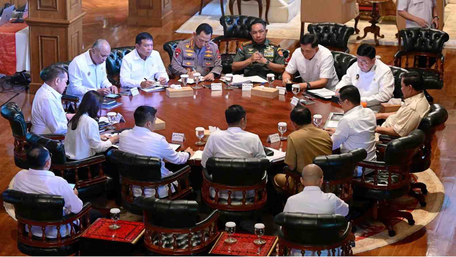 Presiden Prabowo Kumpulkan Pejabat Polkam, Bahas Strategi Hadapi Krisis Global